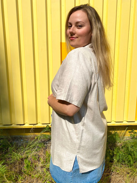 UK16 Airy blouse with viscose and linen