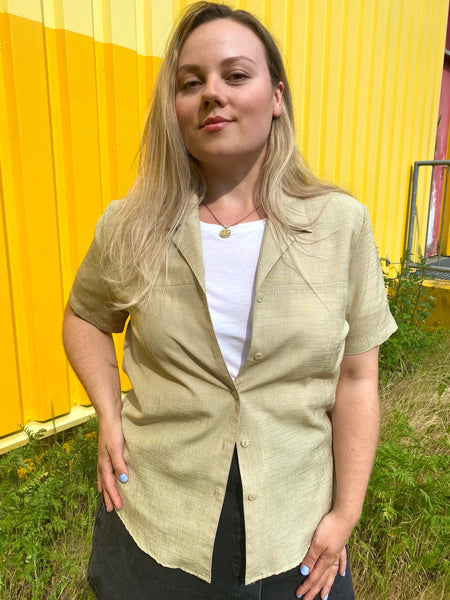 UK18 Airy blouse with shoulder pads 90's