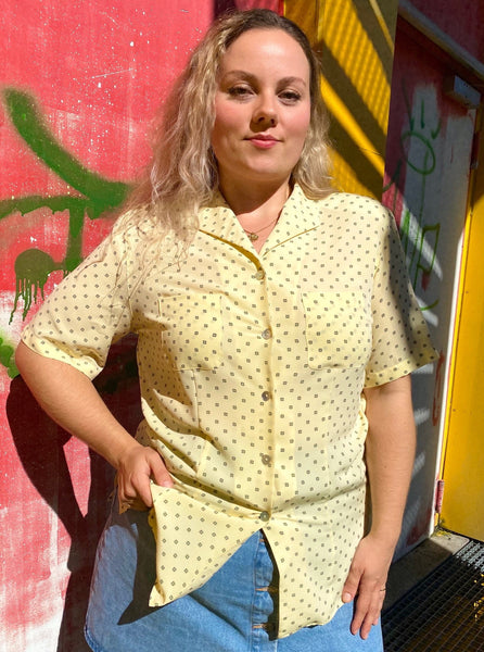UK16/18 Pastel yellow blouse with mother-of-pearl buttons