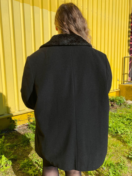 UK28 Wool coat with fake fur collar