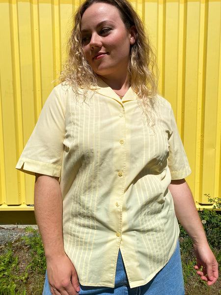 UK18/20 Pastel yellow blouse 80's