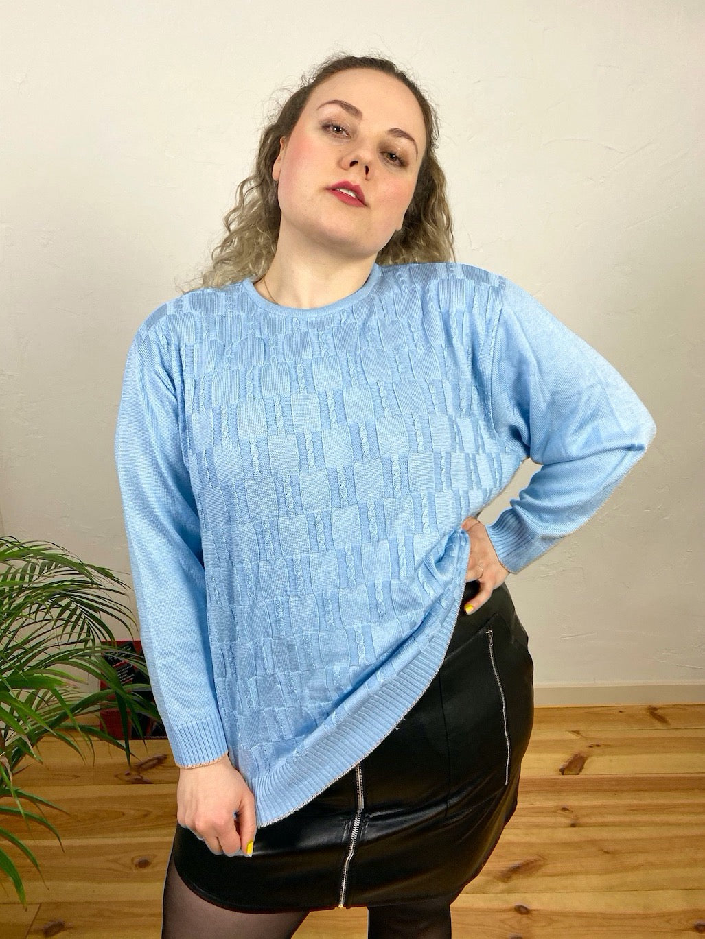 UK22/24 Blue knit jumper