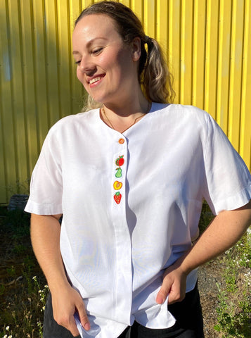 UK18/20 Embroidered blouse with fruits