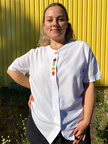 UK18/20 Embroidered blouse with fruits
