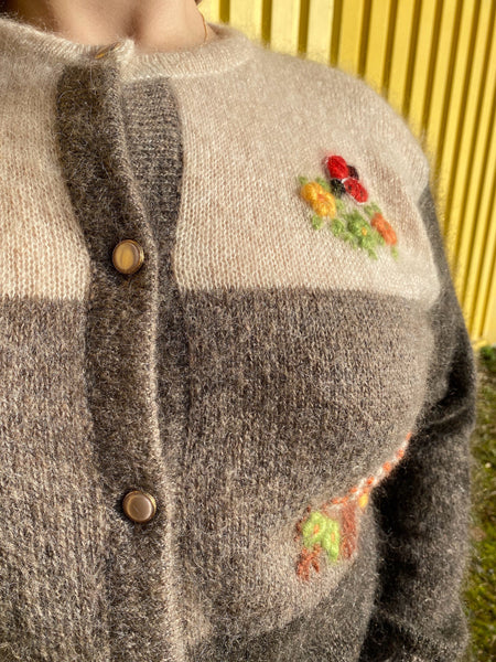 UK18 Embroidered cardigan with mohair